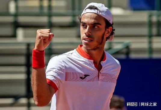 有的甚至翻 有的甚至翻