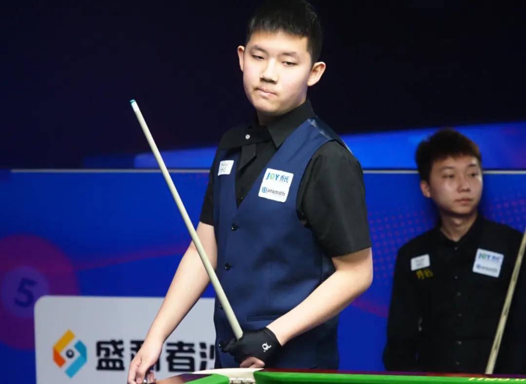 以他敏捷的 以他敏捷的